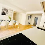 Luxury Flat, Perfect And Ideal For Tourists *