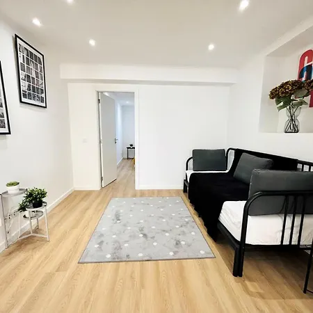 Apartment Luxury Flat, Perfect And Ideal For Tourists