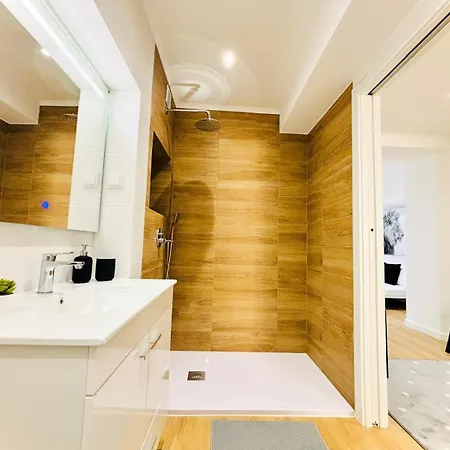 Apartment Luxury Flat, Perfect And Ideal For Tourists *
