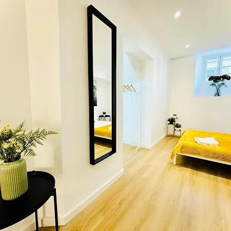 Luxury Flat, Perfect And Ideal For Tourists Apartment *